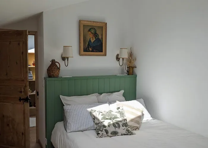 לינה וארוחת בוקר La Bonne Du Cure